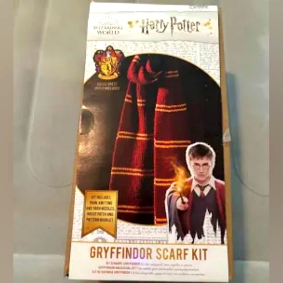 GRYFFINDOR SCARF KIT - Picture 1 of 2